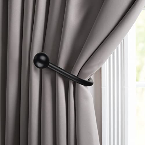 Close up of gobutend curtain hook finish