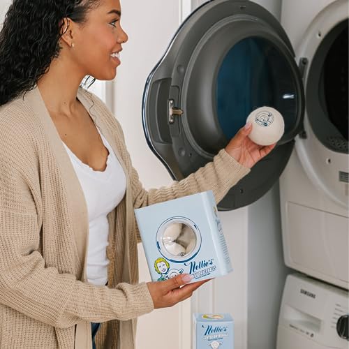 Wool dryer balls in laundry setting