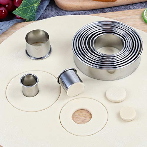 Winerming kitchen baking tool set in packaging