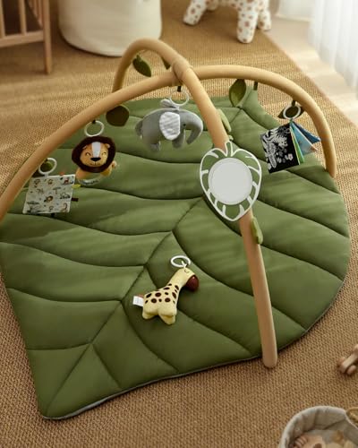 Non-slip backing feature of the leaf mat