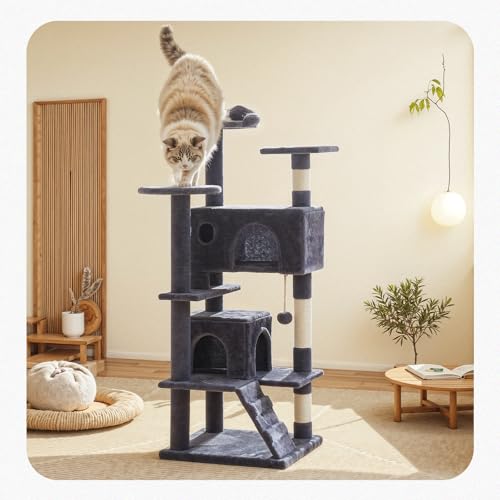 Close up of Aidoly cat tree sisal scratching posts