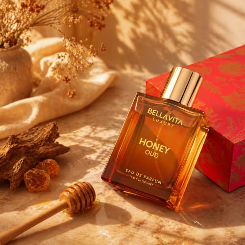 Honey Oud perfume lifestyle shot