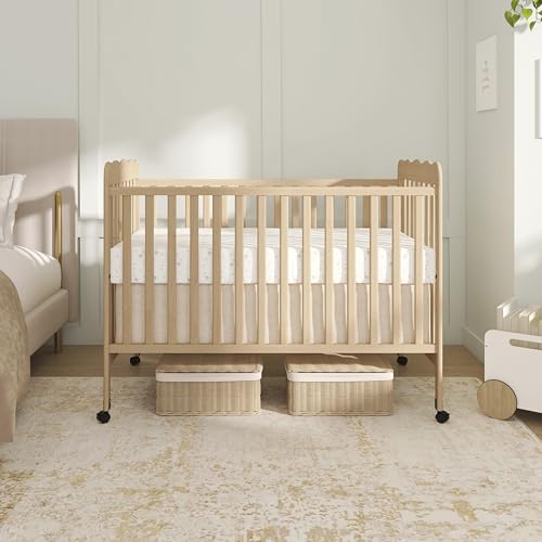 Side profile of the Dream On Me Carson 3-in-1 crib