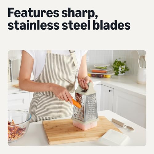 Box grater with measurement container