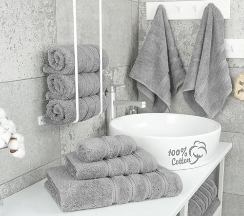 Folded bath towels from the American Soft Linen set