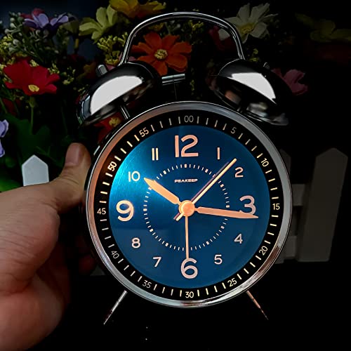 Close up of the Peakeep analog clock face