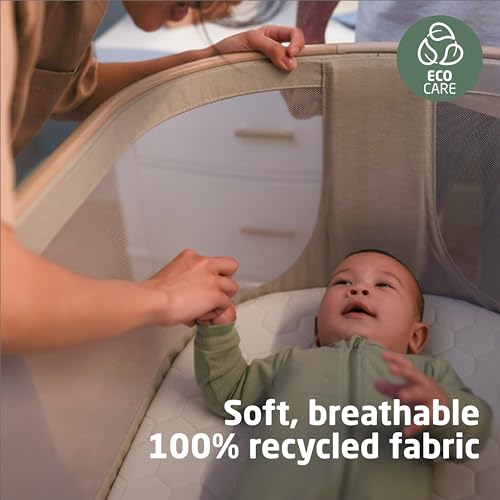 Side view of Iora portable bassinet