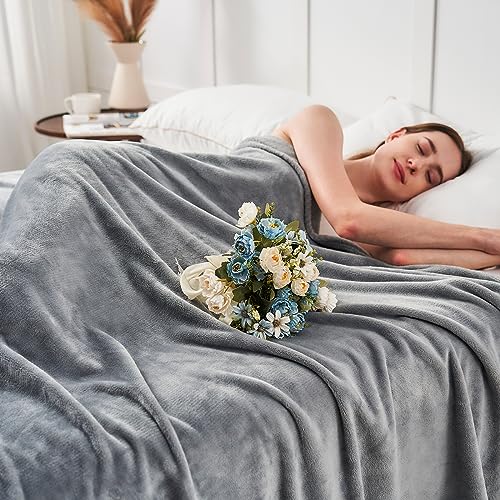 KMUSET blanket showing soft double-sided fabric