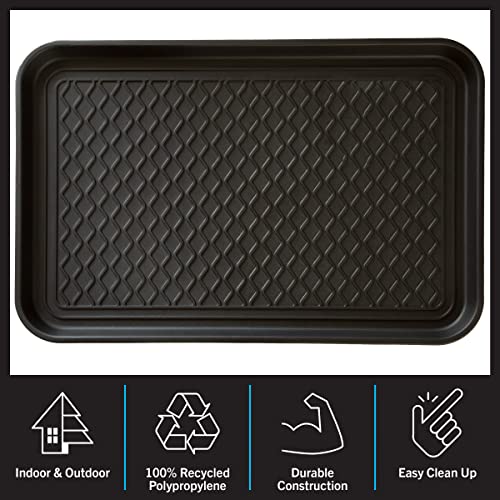 Stalwart mud mat in an entryway