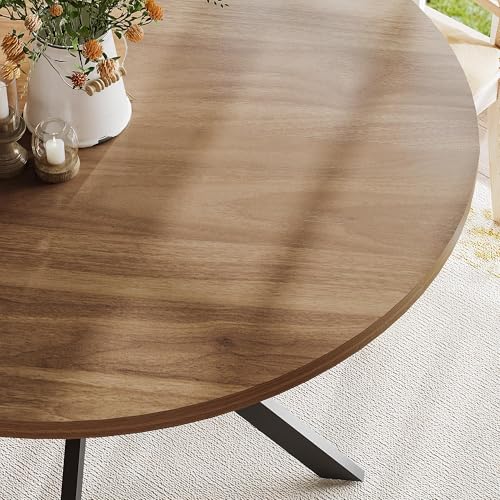 Close up of ChooChoo 47.2 inch round table surface