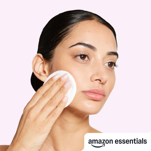 White oval cotton pads for beauty use