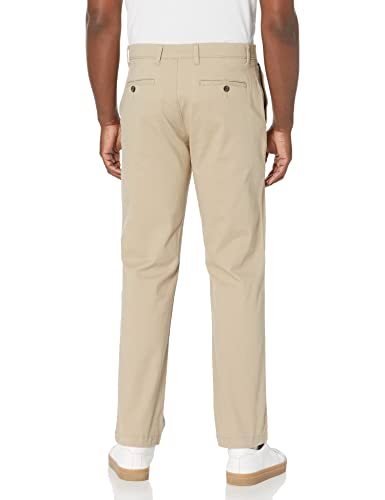 Essentials Men's Chino zipper and button closure
