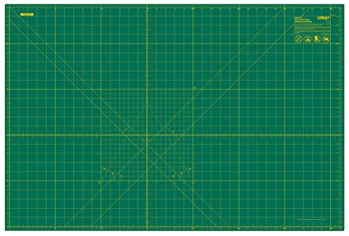 Close up of grid lines on OLFA RM-MG mat