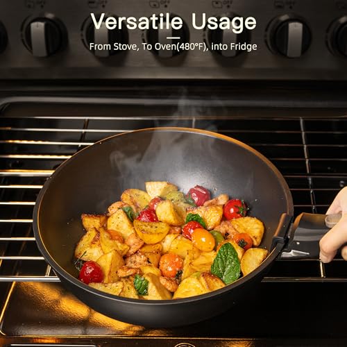 Astercook pots with removable handle attached