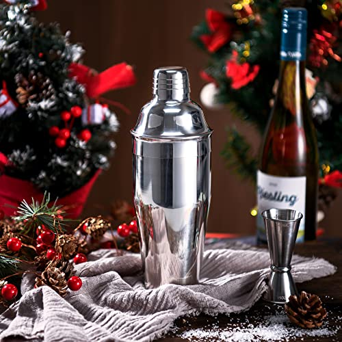 Cocktail shaker for making cosmopolitans