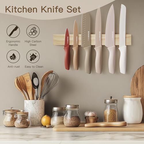 Santoku and bread knife with blade guards