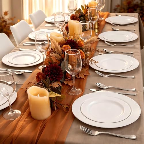 Unpatterned white plates for weddings