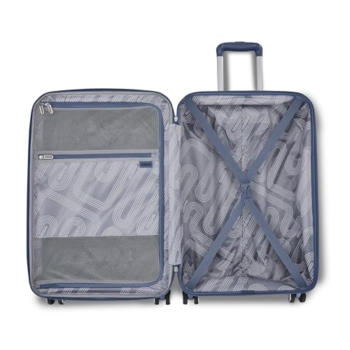 Stratum 3.0 Luggage showing EazyHook feature