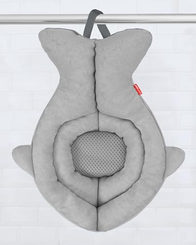 Close up of Skip Hop Moby baby bath padded tail