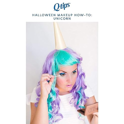Q-tips hygiene tool in hand