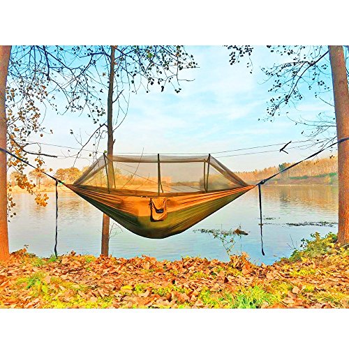 Included heavy-duty carabiner for Sunyear hammock