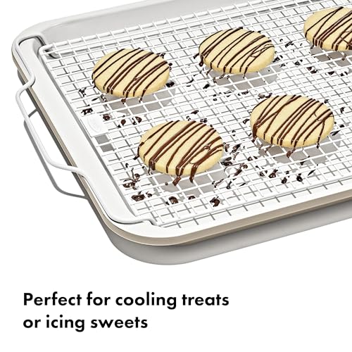 Cooling rack featuring expanded wire handles