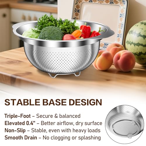 Non-slip feet on STOCKPOT stainless steel strainer