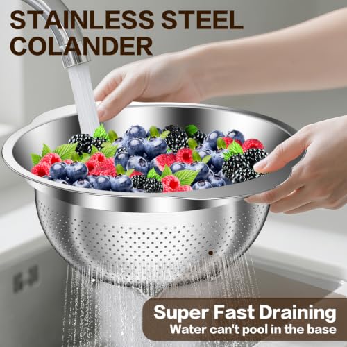 Using STOCKPOT strainer for washing produce