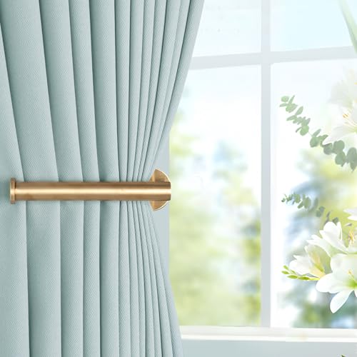 Versatile Groleca metal hooks for towel organization