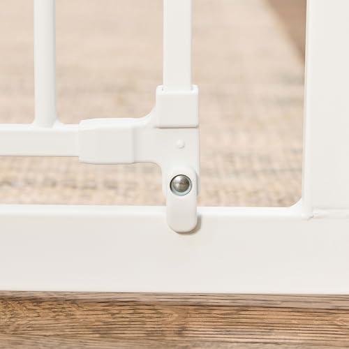 Regalo baby gate expanded to maximum width