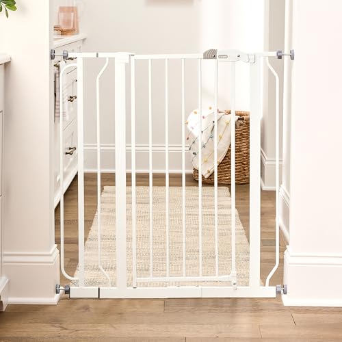 Sturdy white metal frame of the Regalo gate