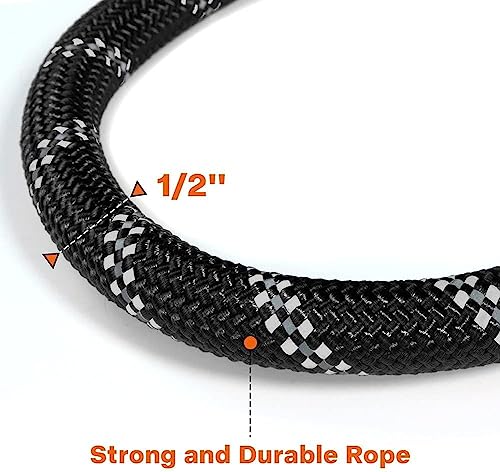 Reflective weave detail on black rope leash