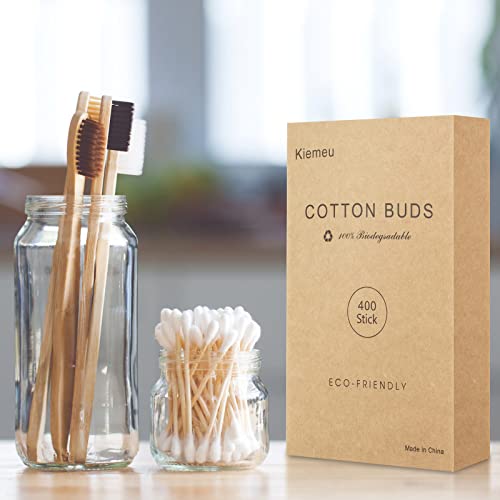 Sustainable cotton swabs in packaging