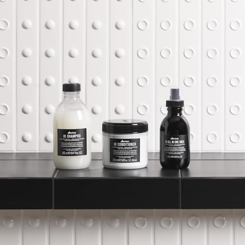 Davines OI Conditioner Daily Softening Silky Cream brand logo
