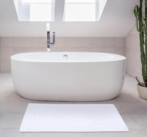 Soft texture of Utopia bath rug