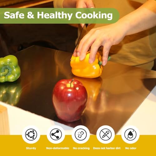 Chopping vegetables on OTAVILEM metal board