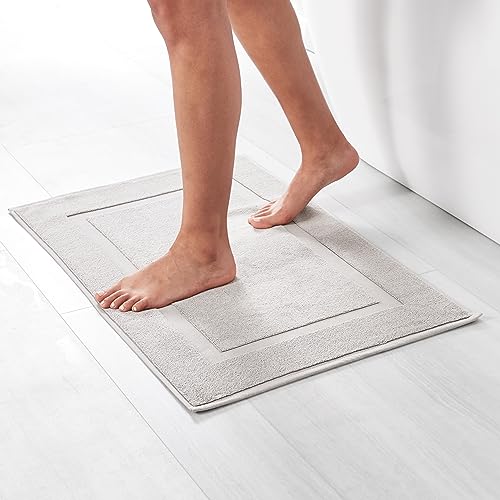 Close up of banded cotton bath mat texture