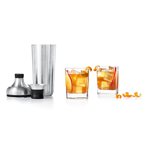 OXO Steel Cocktail Shaker 24 oz capacity label