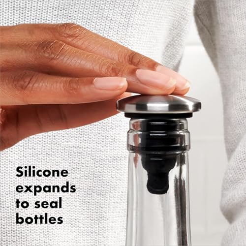 Expanding silicone seal mechanism on OXO stopper