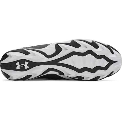 Rubber molded outsole for baseball traction