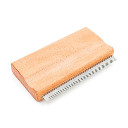 Pet grooming session with Cooncicy deshedding brush