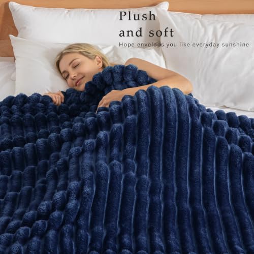 Soft microfiber fleece throw blanket