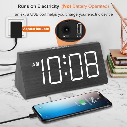 USB charging port on DreamSky bedside clock