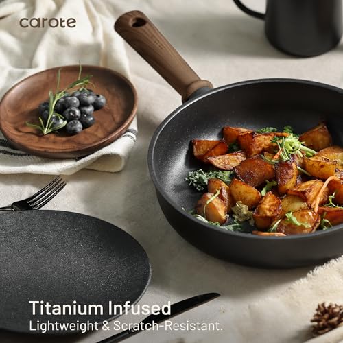 Stackable pots and pans with protective inserts