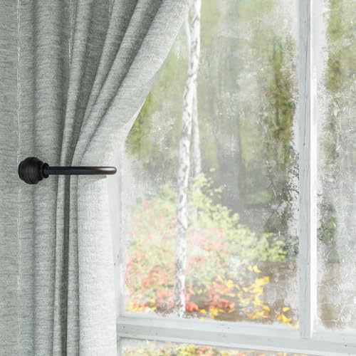 Wall-mounted holdback on neutral wall