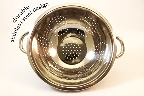 Side view of EXCELSTEEL 5 Qt colander handles