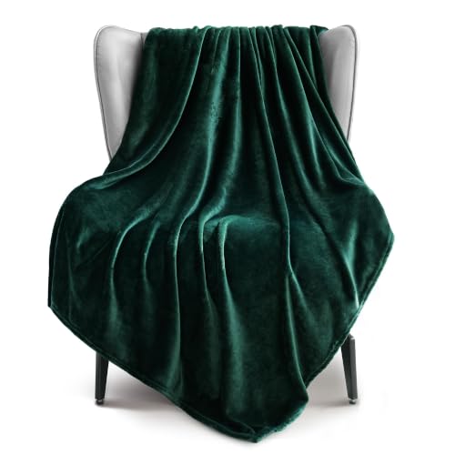 Exclusivo Mezcla forest green throw blanket folded