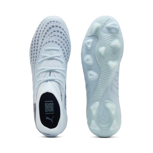 View of the 360-degree agility stud plate outsole