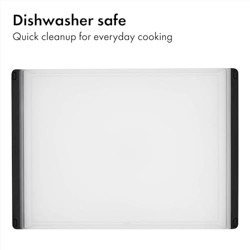Side profile of the OXO plastic cutting board handles