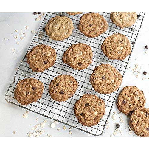 Top view of Nordic Ware baking grid